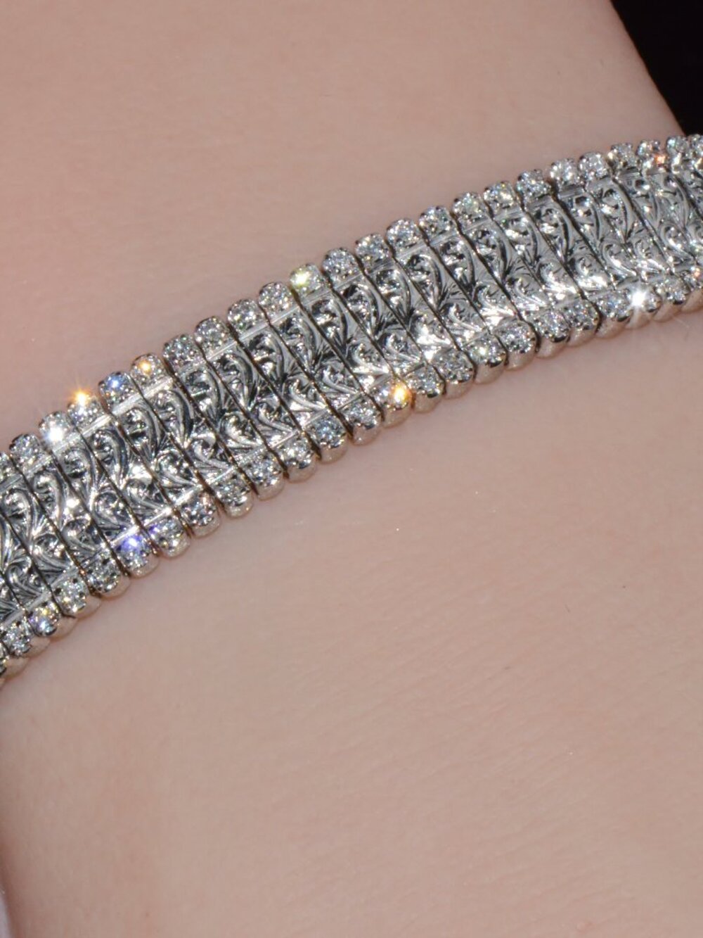 Authentic Roberto Coin 18K White Gold 2Cts Natural Diamond Flexible Bracelet